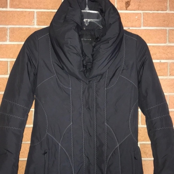 Elie Tahari Jackets & Blazers - 🖤ELIE TAHARI🖤PUFFER COAT WITH HOOD SIZE XS🖤